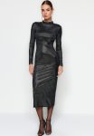 Fitted Velvet Evening Dress - Black