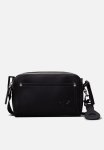 Calvin Klein Tagged Camera BAG22 - Black