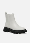 Nine West Busen Chelsea Boot - Off White