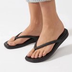 Crocs Miami Flip Sandals - Black - 9