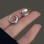 Simple Silvery Hoop Earrings Stylish Glossy Ear Jewelry Women's Daily Wear Decorative Earrings