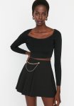 Chain And Pleat Detail Woven Shorts Skirt - Schwarz