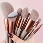 Hypoallergenic Nylon Bristle Makeup Brush Set Soft Fluffy Professional Cosmetic Brushes For Foundation Powder Eyeshadow Kabuki B