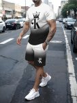 2-PIECE Men's "k" Alphabet Print Gradient Summer Outfit Set Men's Short Sleeve Crew Neck T-Shirt & Elastic Waist Shorts With Poc