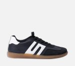 Flat Sneaker - 9 Black