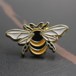 Enamel Bee Brooch Pin Cute Animal Insect Design Novelty Accessory Decorative Party Wear Lapel Pin