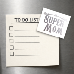 Magnet – Silver On White Super Mom