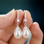 1 Pair Exquisite Trendy Waterdrop Dangle Earrings Oval Faux Pearl Drop Earrings Vintage Elegant Style Earrings Jewelry Suitable 