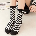 1 Pair Of Unisex Fashion Novelty Socks Checkered Men Women Gift Socks For Outdoor Wearing & All Seasons Wearing