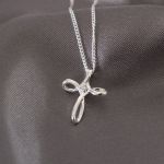 Diamant Cross Necklace