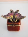 Maroon & Pink Butterfly Enamel Pill Box – 4X5X5CM