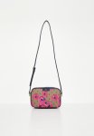 Polo Saratoga Camera Bag - Berry