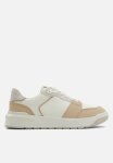Breezey Sneaker - Beige