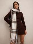 Chelsea Check Scarf - 0 Choc blue