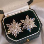 1PAIR Cute Shiny Cubic Zirconia Decor Snowflakes Stud Earrings For Girls