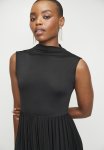 Edit Funnel Neck Pleated Knit Dress-black