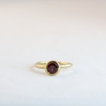 Round Large - Garnet - Large