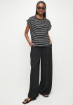 Superbalist Extended Sleeve Top - Black & White