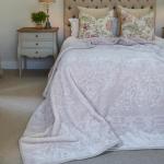 Faux Mink Bella - Plain Bone - 220 X 210 Cm Double queen 1 Ply