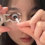 Easy-to-use Contact Lens Applicator Tool - Portable No Battery Needed Eye Care Accessory For Beginners
