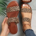 Women's Leopard Print Slide Sandals Trendy Double Strap Flat Outdoor Shoes Lightweight Slip On Beach Shoes
