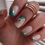 24PIECES BOX Medium Squoval Press On Nails Misty Glass Smudged Green Fake Nails With Golden Foil Manicure Nail Art Full Cover Fa
