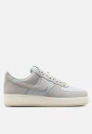 Nike Air Force 1 '07 LV8