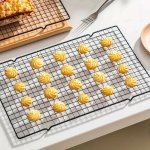 1PC Non-stick Black Baking Cooling Rack - Perfect For Cakes Bread & Bbqs - Essential Kitchen Gadget