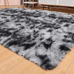 Light Fluffy Shaggy Rug/carpet