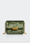 Chain Velvet Bag - Green