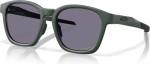 Oakley Shackle