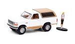 Greenlight – 1:64 The Hobby Shop Series 10 1996 Ford Bronco Eddie Bauer W Backpacker