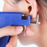 1SER 1PC Ear Piercing Gun Tool Set 98PCS Ear Studs Piercing Gun