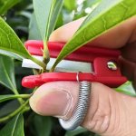 Versatile Carbon Steel Thumb Knife - Perfect For Gardening Leaf Removal & Trimming Durable Portable Design