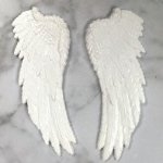 JP637 White Resin Angel Wings White 2X