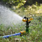 1PC 360 Degree Automatic Rotating Rocker Arm Sprinkler 4 Points Plastic Lawn Garden Sprinkler Sprinkler Irrigation Sprinkler