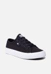 Manual Sneaker - Black & White