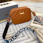 Chic Women's MINI Crossbody Bag - Solid Color Quilted Square Purse With Polyester Lining And Zip Closure