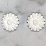JP728 White Resin Daisy 2'S