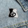 1pc Creative Romantic Cute Black & White Kittens Design Brooch Casual Exquisite Metal Heart Shape Lapel Badge For Party Supplies Clothing Bag Decors Valentine's