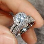 Elegant 2PCS Alloy Ring Set With Sparkling Cubic Zirconia - Luxurious & Fashionable Wedding Bands For Women