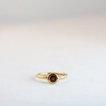 Round - Small - Garnet Medium