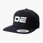 De Logo - Snapback White black Flat Peak Cap