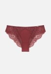Plus Abelia Cheeky Hipster - Red