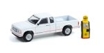 Greenlight – 1:64 The Hobby Shop Series 12 1991 Gmc Sonoma St W Vintage Pennzoil Gas Pump Chase