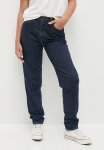 Levi's 80S Mom Jean - Running Errands