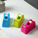 Deli Tape Dispenser 148 62 75MM Pink – E815A