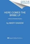Here Comes The Bribe Lp - A Bed-and-breakfast Mystery Large Print Paperback Large Type Edition