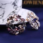 1PC Retro Flower Shaped Brooch Decorated With Shiny Rhinestone Clothing Lapel Pin For Women Dress Coat Sweater Corsage Accessori