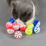 3 5 10PCS Random Color Cat Toy Plastic Round Sound Bell Ball Cat Toy Plastic Hollow Ball Chase Game Toy